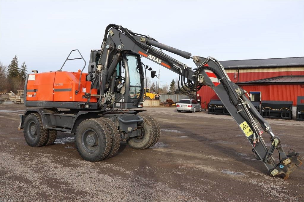 Atlas W140 Dismantled: only spare parts - Gumikerekes kotró: 4 kép. Atlas W140 Dismantled: only spare parts - Gumikerekes kotró: 4 kép.