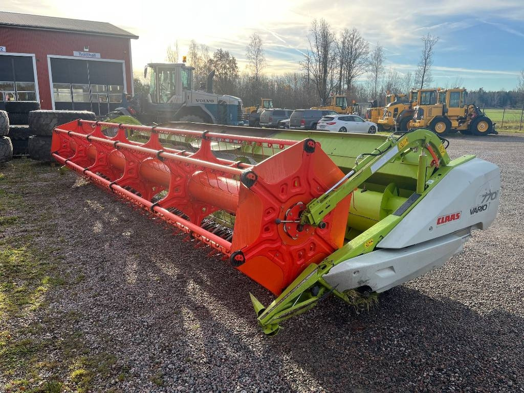 Claas 770 Vario Skärbord / Header 528 - Betakarítógép tartozék: 1 kép. Claas 770 Vario Skärbord / Header 528 - Betakarítógép tartozék: 1 kép.