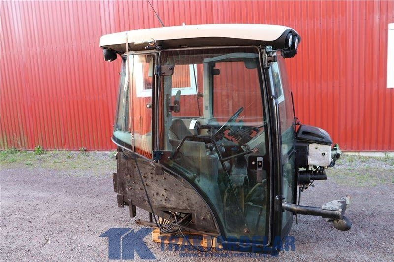 Claas 840 - Fülke - Mezőgazdasági gépek: 2 kép. Claas 840 - Fülke - Mezőgazdasági gépek: 2 kép.