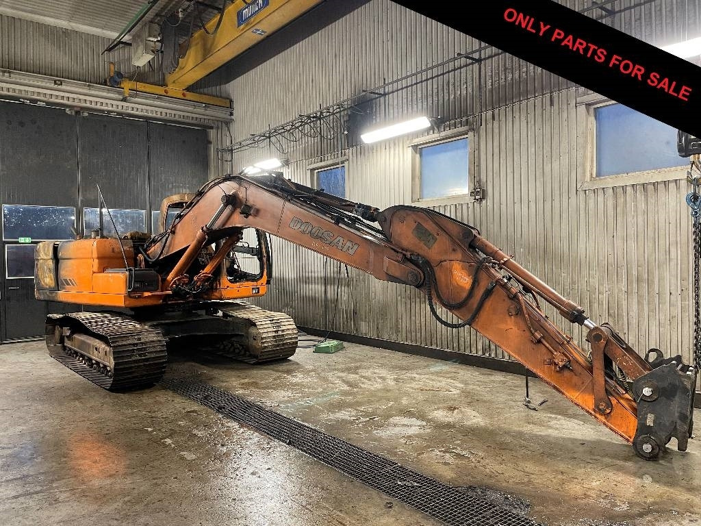 Doosan DX 180 LC Dismantled: only spare parts  - Lánctalpas kotró: 1 kép. Doosan DX 180 LC Dismantled: only spare parts  - Lánctalpas kotró: 1 kép.
