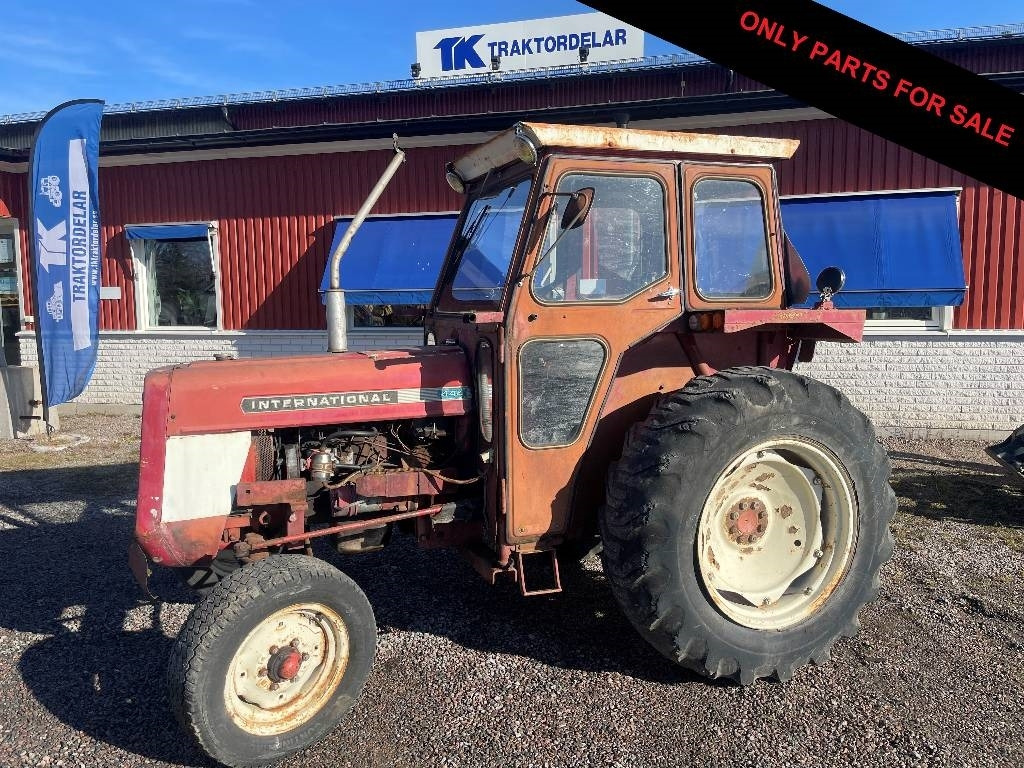 International 444 Dismantled: only spare parts - Traktor: 1 kép. International 444 Dismantled: only spare parts - Traktor: 1 kép.
