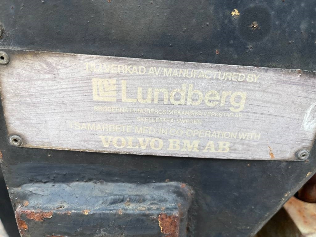 Klämmgaffel / Grip Hydraulisk Lundberg / Volvo - Polip kanál - Építőipari gépek: 3 kép. Klämmgaffel / Grip Hydraulisk Lundberg / Volvo - Polip kanál - Építőipari gépek: 3 kép.