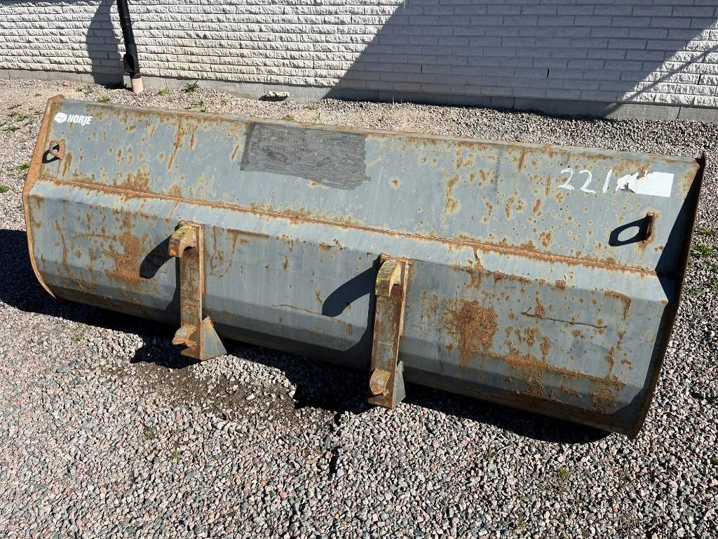 Lättmatrialskopa Norje Trima / SMS fäste - Kanál - Építőipari gépek: 1 kép. Lättmatrialskopa Norje Trima / SMS fäste - Kanál - Építőipari gépek: 1 kép.