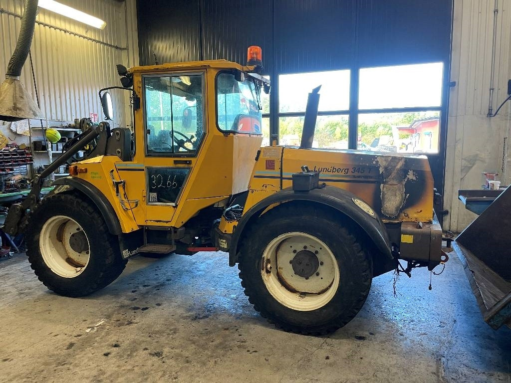 Lundberg 345T Dismantled. Only spare parts - Gumikerekes homlokrakodó: 3 kép. Lundberg 345T Dismantled. Only spare parts - Gumikerekes homlokrakodó: 3 kép.