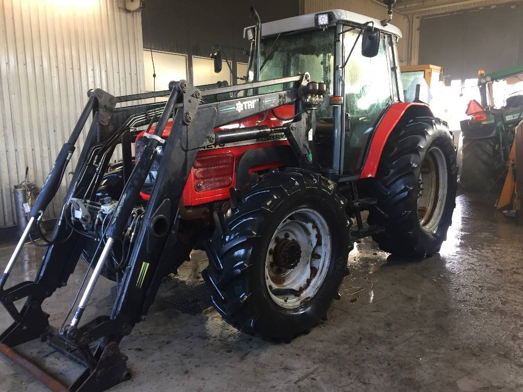 Massey Ferguson 4270 Dismantled for spare parts - Traktor: 1 kép. Massey Ferguson 4270 Dismantled for spare parts - Traktor: 1 kép.