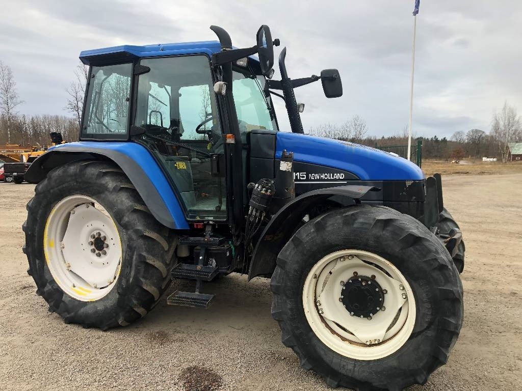 New Holland TS 115 Dismantled: only spare parts - Traktor: 2 kép. New Holland TS 115 Dismantled: only spare parts - Traktor: 2 kép.
