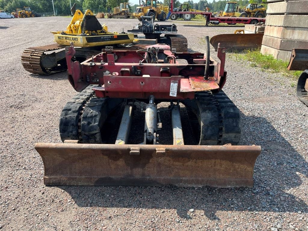 Takeuchi TB 145 - Minikotró: 3 kép. Takeuchi TB 145 - Minikotró: 3 kép.