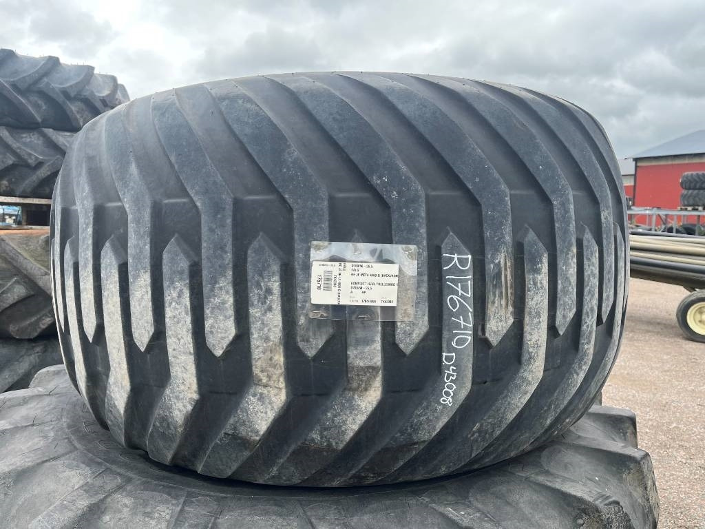 Trelleborg 700/50 26,5 Twin 404 - Gumiabroncs - Mezőgazdasági gépek: 1 kép. Trelleborg 700/50 26,5 Twin 404 - Gumiabroncs - Mezőgazdasági gépek: 1 kép.