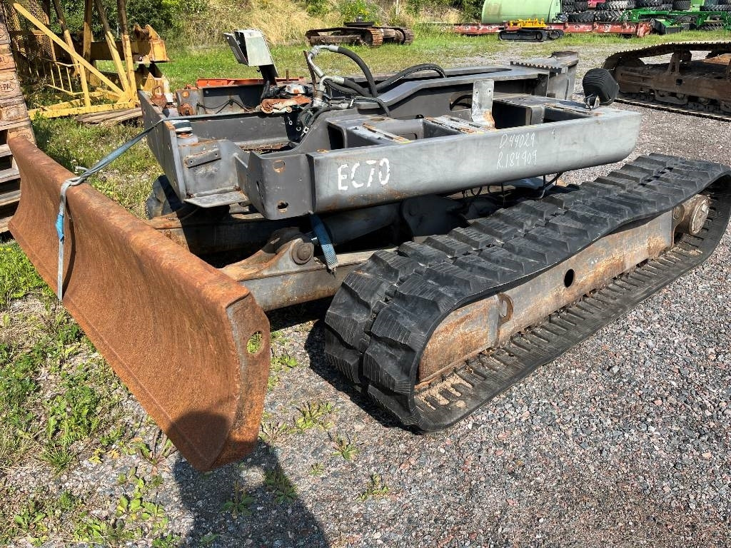 Volvo EC 70 - Minikotró: 2 kép. Volvo EC 70 - Minikotró: 2 kép.