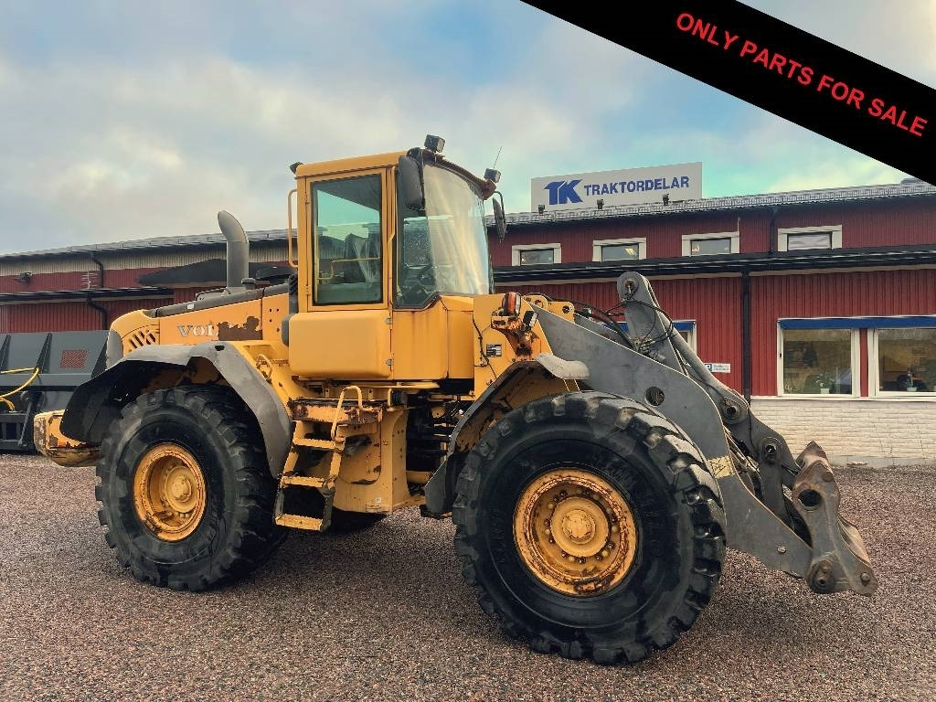 Volvo L 110 E Dismantled: only spare parts - Gumikerekes homlokrakodó: 1 kép. Volvo L 110 E Dismantled: only spare parts - Gumikerekes homlokrakodó: 1 kép.