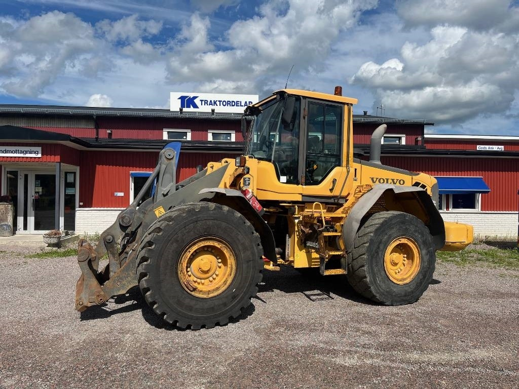 Volvo L 110 F - Gumikerekes homlokrakodó: 1 kép. Volvo L 110 F - Gumikerekes homlokrakodó: 1 kép.