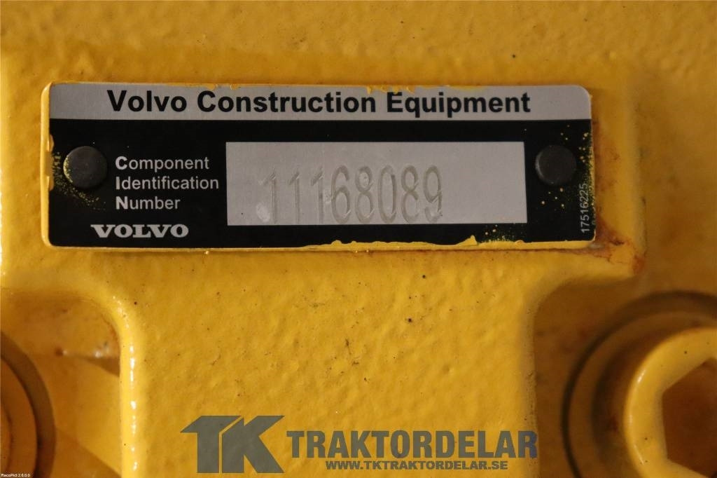 Volvo L 120 H Framvagn - Tengely és alkatrészek - Építőipari gépek: 4 kép. Volvo L 120 H Framvagn - Tengely és alkatrészek - Építőipari gépek: 4 kép.