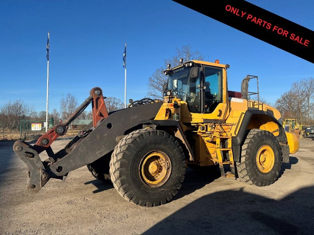 Volvo L 180 G Dismantled: only specific spare parts - Gumikerekes homlokrakodó: 2 kép. Volvo L 180 G Dismantled: only specific spare parts - Gumikerekes homlokrakodó: 2 kép.