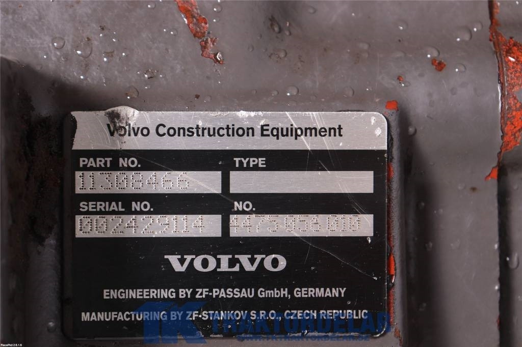 Volvo L 45 G - Tengely és alkatrészek - Építőipari gépek: 3 kép. Volvo L 45 G - Tengely és alkatrészek - Építőipari gépek: 3 kép.