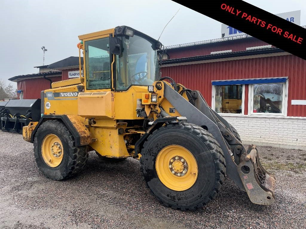 Volvo L 50C dismantled: only spare parts - Gumikerekes homlokrakodó: 1 kép. Volvo L 50C dismantled: only spare parts - Gumikerekes homlokrakodó: 1 kép.