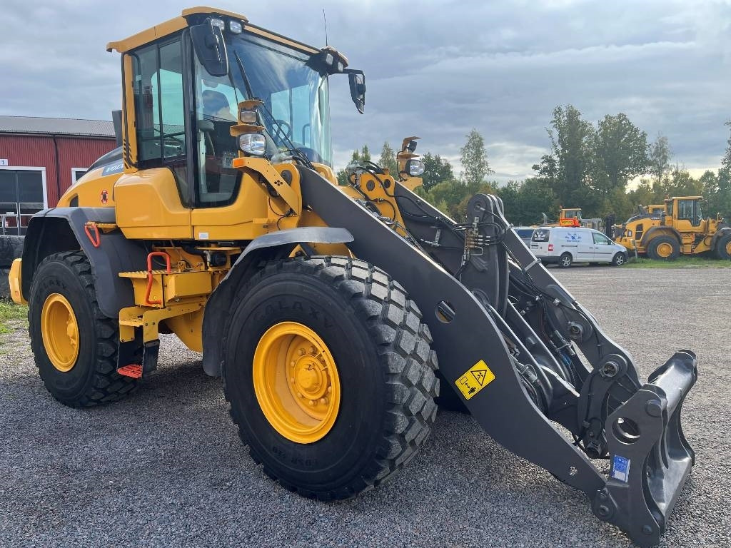 Volvo L 60 H - Gumikerekes homlokrakodó: 5 kép. Volvo L 60 H - Gumikerekes homlokrakodó: 5 kép.
