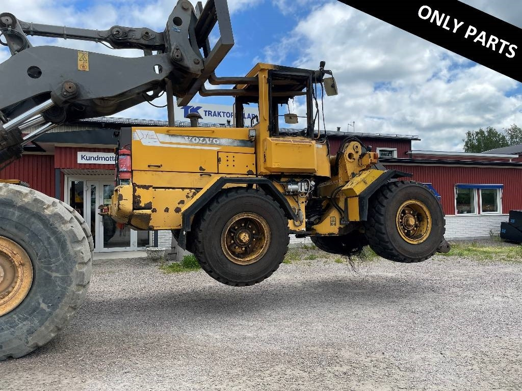 Volvo L 70 C Dismantled: only spare parts - Gumikerekes homlokrakodó: 1 kép. Volvo L 70 C Dismantled: only spare parts - Gumikerekes homlokrakodó: 1 kép.
