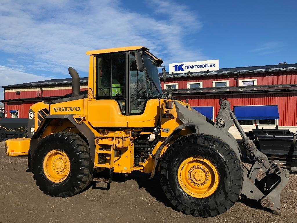 Volvo L 70 F dismantled for spare parts - Gumikerekes homlokrakodó: 1 kép. Volvo L 70 F dismantled for spare parts - Gumikerekes homlokrakodó: 1 kép.