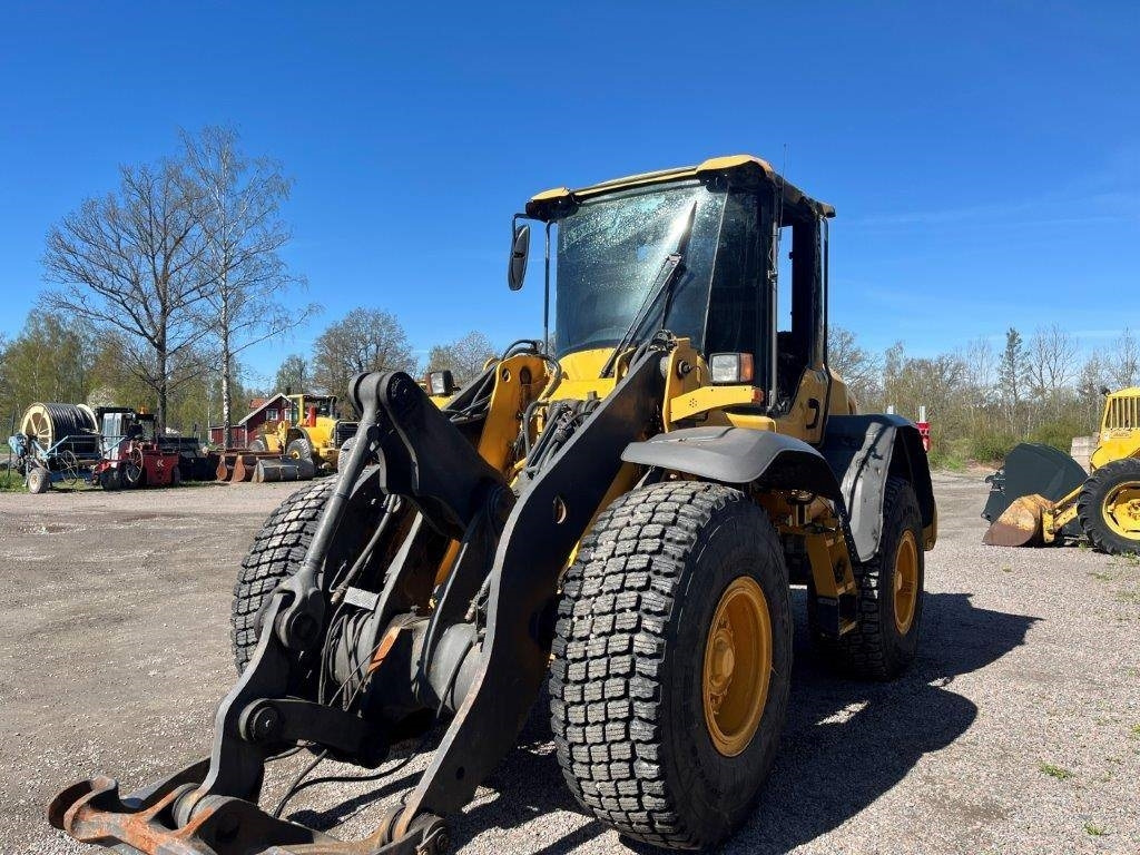 Volvo L 70 G Dismantled. Only specific spare parts - Gumikerekes homlokrakodó: 4 kép. Volvo L 70 G Dismantled. Only specific spare parts - Gumikerekes homlokrakodó: 4 kép.