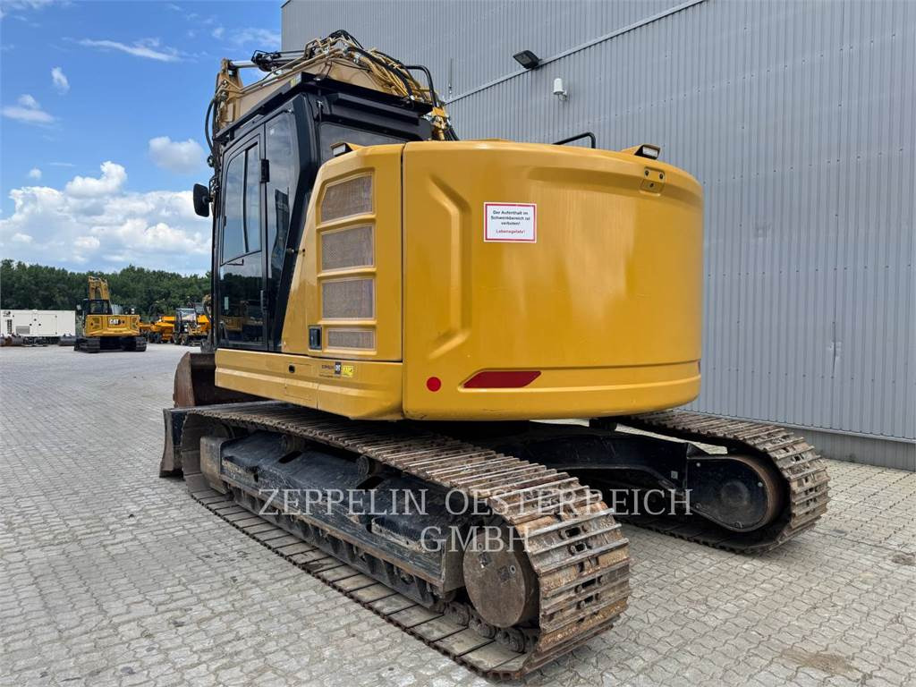 CAT 325-07 - Lánctalpas kotró: 3 kép. CAT 325-07 - Lánctalpas kotró: 3 kép.