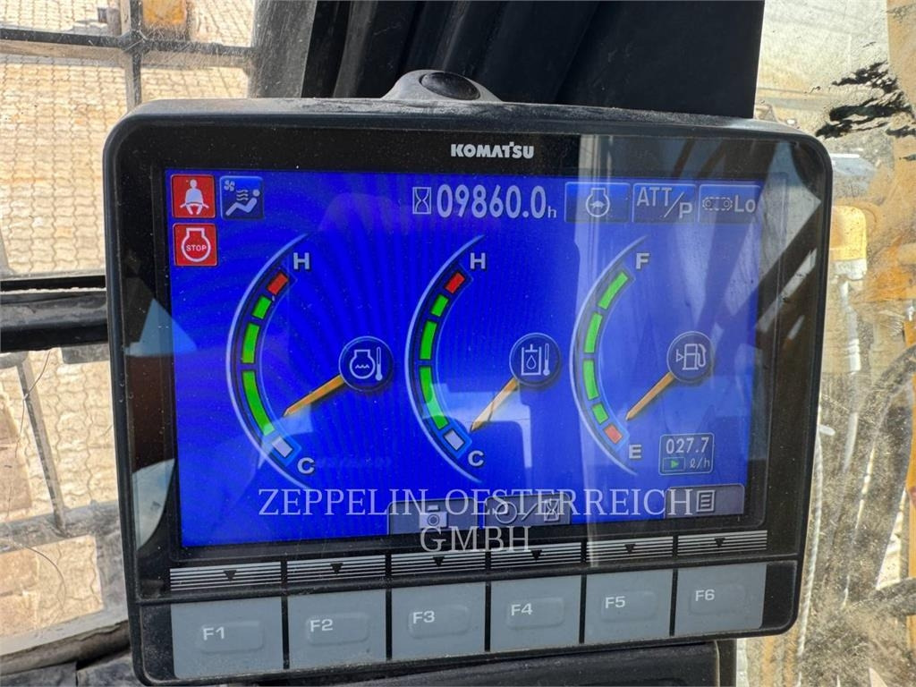 Komatsu PC490LC-10 - Lánctalpas kotró: 3 kép. Komatsu PC490LC-10 - Lánctalpas kotró: 3 kép.