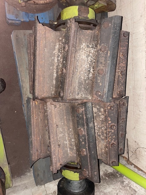 Alkatrész - Betakarító gép Claas Jaguar 830-900 Bęben noźowy: 6 kép. Alkatrész - Betakarító gép Claas Jaguar 830-900 Bęben noźowy: 6 kép.