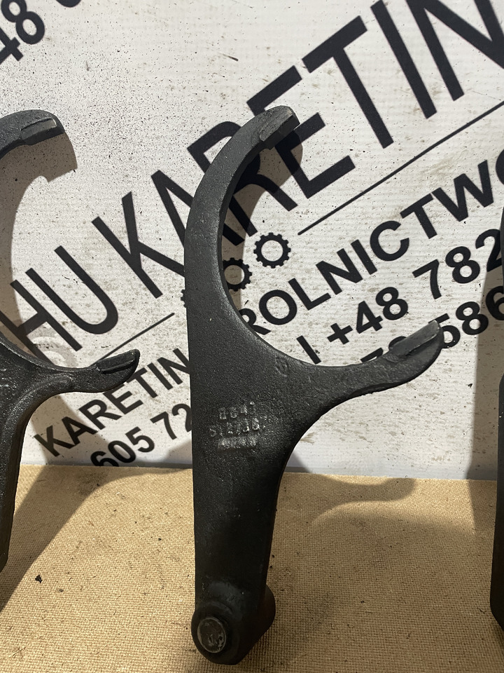 Fiat Agri 70-90, 90, 93, 94 - widełki - Alkatrész - Mezőgazdasági gépek: 3 kép. Fiat Agri 70-90, 90, 93, 94 - widełki - Alkatrész - Mezőgazdasági gépek: 3 kép.