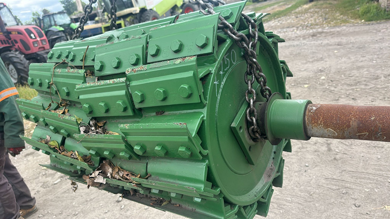 John Deere 7750 i pochodne - bęben nożowy kompletny 56 noży - Alkatrész - Önjáró szecskázógép: 2 kép. John Deere 7750 i pochodne - bęben nożowy kompletny 56 noży - Alkatrész - Önjáró szecskázógép: 2 kép.