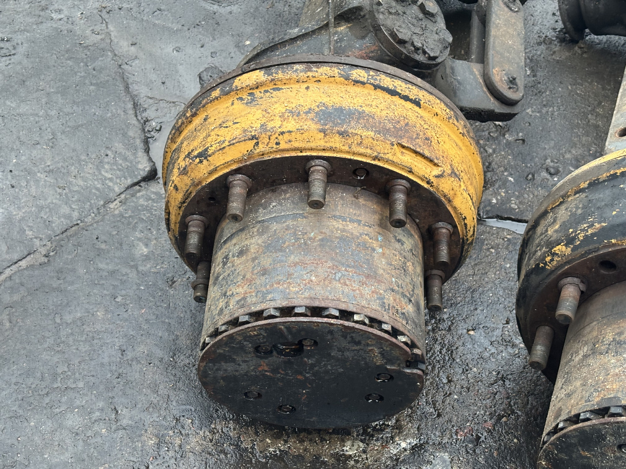 Atlas 1604 KZW Oś Przednia Most Przedni Zwolnica Zwrotnica Obudowa Pochwa Siłowniki CZĘŚCI - Csonkállvány - Mezőgazdasági gépek: 5 kép. Atlas 1604 KZW Oś Przednia Most Przedni Zwolnica Zwrotnica Obudowa Pochwa Siłowniki CZĘŚCI - Csonkállvány - Mezőgazdasági gépek: 5 kép.