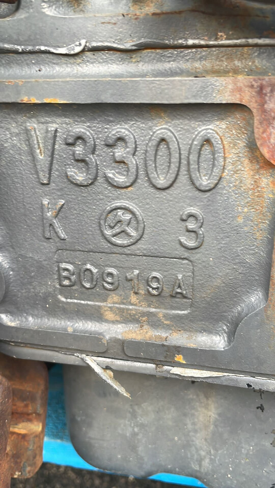 BOBCAT-silnik V3300 B0913A - Motor - Építőipari gépek: 3 kép. BOBCAT-silnik V3300 B0913A - Motor - Építőipari gépek: 3 kép.