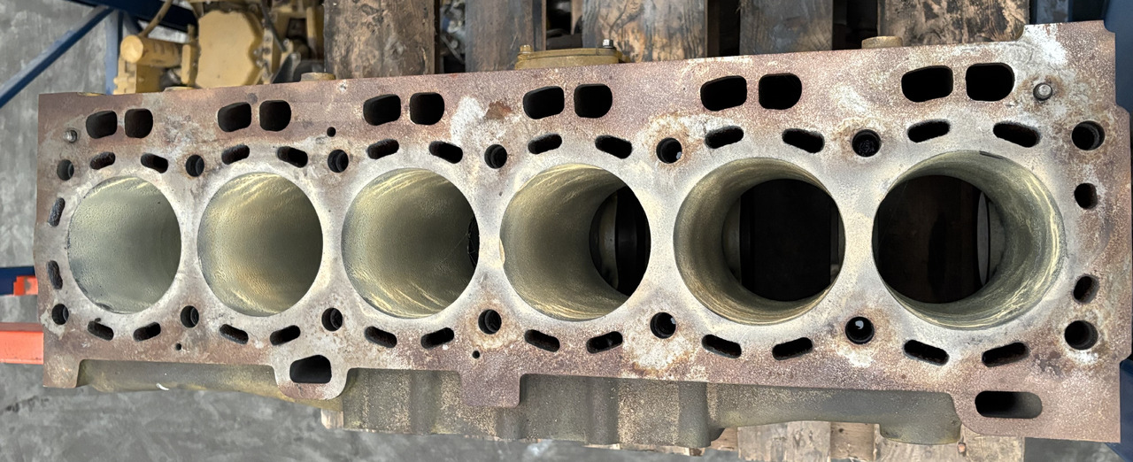 CAT C6.6 666-3106953 310-6953 Blok Silnika CZĘŚCI - Motorblokk - Mezőgazdasági gépek: 2 kép. CAT C6.6 666-3106953 310-6953 Blok Silnika CZĘŚCI - Motorblokk - Mezőgazdasági gépek: 2 kép.