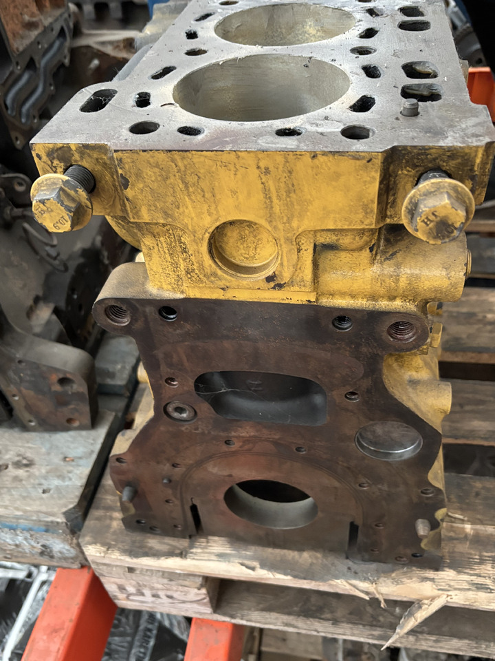 CAT C6.6 666-3106953 Blok Silnika CZĘŚCI - Motorblokk - Mezőgazdasági gépek: 5 kép. CAT C6.6 666-3106953 Blok Silnika CZĘŚCI - Motorblokk - Mezőgazdasági gépek: 5 kép.