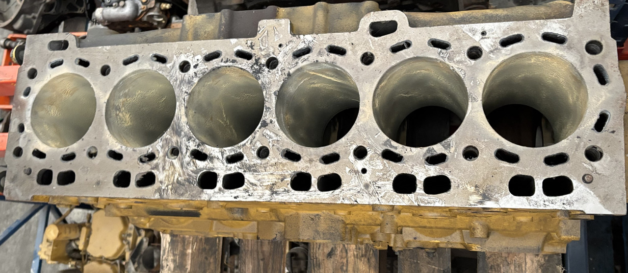 CAT C6.6 666-3106953 Blok Silnika CZĘŚCI - Motorblokk - Mezőgazdasági gépek: 2 kép. CAT C6.6 666-3106953 Blok Silnika CZĘŚCI - Motorblokk - Mezőgazdasági gépek: 2 kép.