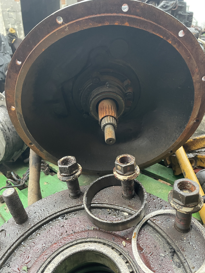 CAT Caterpillar 414E 416E 422E 428E - skrzynia biegów kompletna 271-2408 - Sebességváltó - Mezőgazdasági gépek: 2 kép. CAT Caterpillar 414E 416E 422E 428E - skrzynia biegów kompletna 271-2408 - Sebességváltó - Mezőgazdasági gépek: 2 kép.