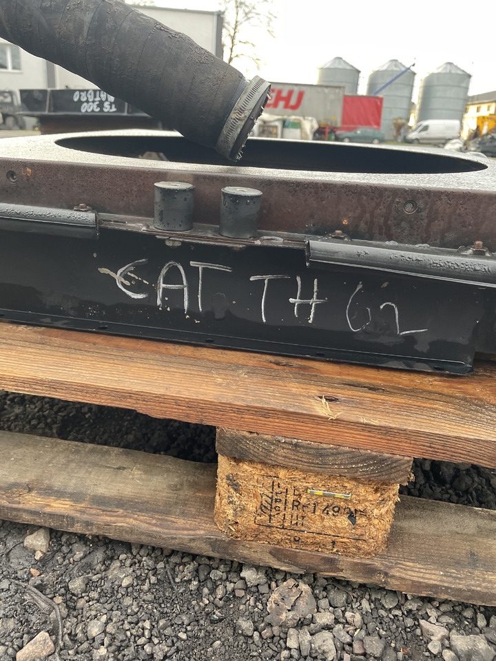 CAT TH62 TH63 3054 - chłodnica wody 1429637 1744429 - Olajhűtő - Építőipari gépek: 3 kép. CAT TH62 TH63 3054 - chłodnica wody 1429637 1744429 - Olajhűtő - Építőipari gépek: 3 kép.