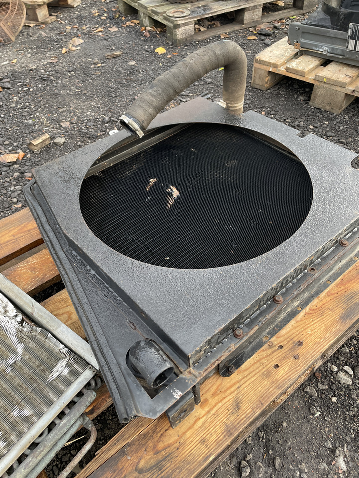 CAT TH62 TH63 3054 - chłodnica wody 1429637 1744429 - Olajhűtő - Építőipari gépek: 2 kép. CAT TH62 TH63 3054 - chłodnica wody 1429637 1744429 - Olajhűtő - Építőipari gépek: 2 kép.