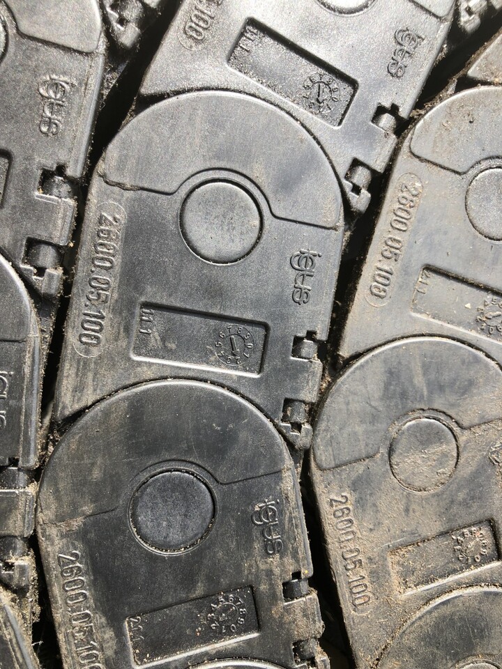 CAT-łańcuch prowadzący węźe/Caterpillar 220 330 355 360 560 - Lánctalp - Építőipari gépek: 2 kép. CAT-łańcuch prowadzący węźe/Caterpillar 220 330 355 360 560 - Lánctalp - Építőipari gépek: 2 kép.