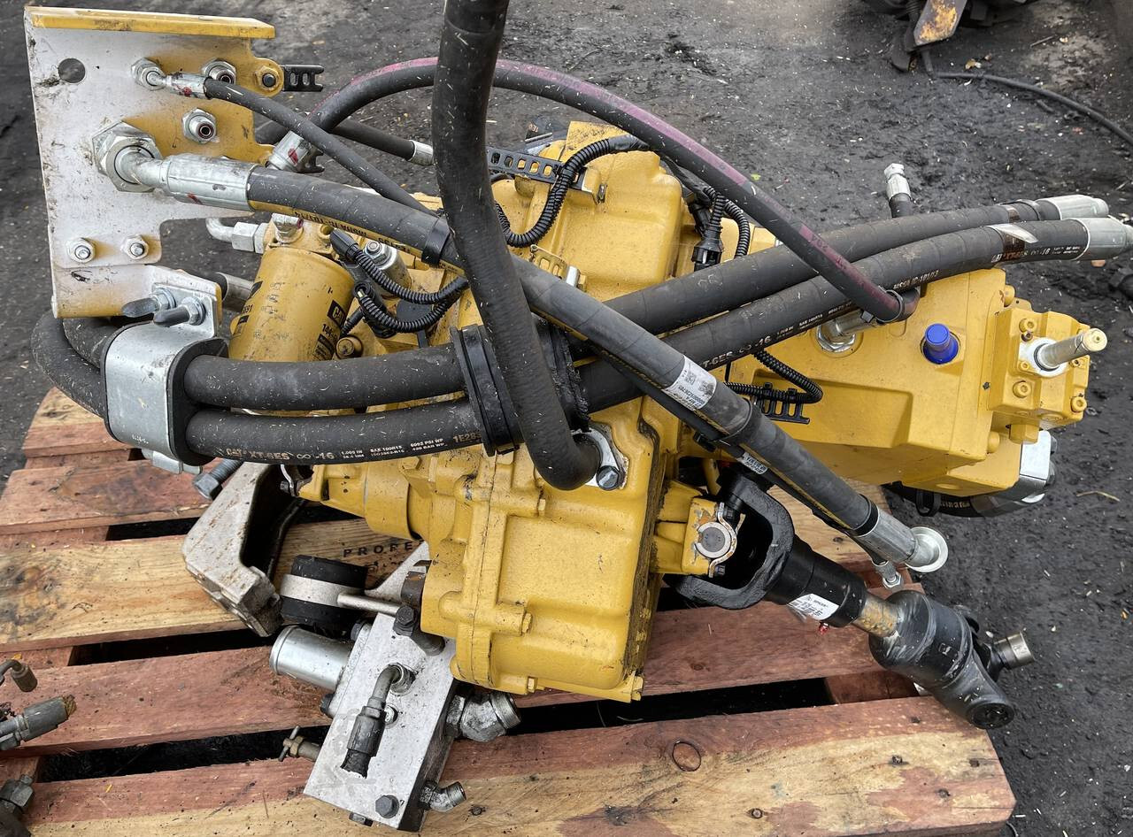 CAT - reduktor pompa jazdy silnik jazdy Caterpillar części - Hidraulika - Építőipari gépek: 1 kép. CAT - reduktor pompa jazdy silnik jazdy Caterpillar części - Hidraulika - Építőipari gépek: 1 kép.