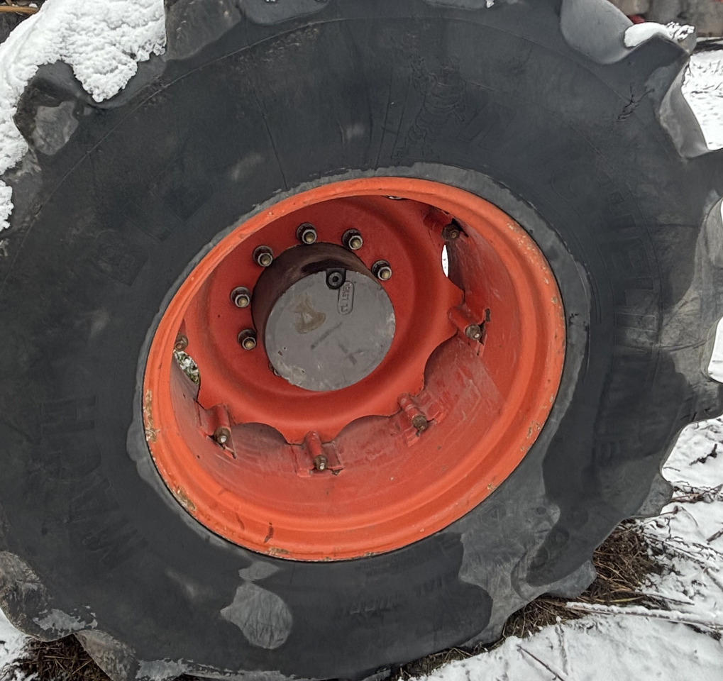 CLAAS RENAULT ATLES 936 RZ V5 Felga 28 R28 CZĘŚCI - Felni - Mezőgazdasági gépek: 1 kép. CLAAS RENAULT ATLES 936 RZ V5 Felga 28 R28 CZĘŚCI - Felni - Mezőgazdasági gépek: 1 kép.