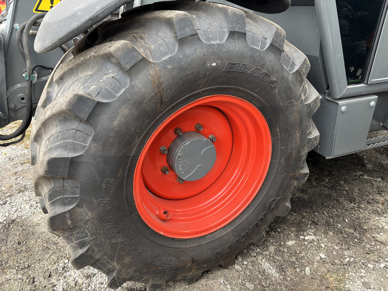 CLAAS Scorpion FELGA DW16Lx24 DW 16 L x 24 16x24 8 szpilek - Felni - Mezőgazdasági gépek: 1 kép. CLAAS Scorpion FELGA DW16Lx24 DW 16 L x 24 16x24 8 szpilek - Felni - Mezőgazdasági gépek: 1 kép.