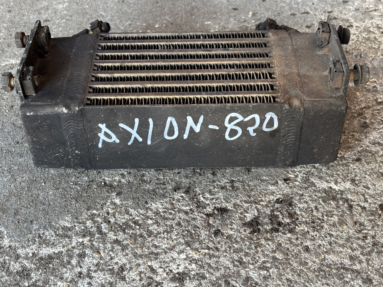 Claas Arion Axion 820 830 CMATIC Chłodnica Oleju 00 1119 861 0 0011198610 - Olajhűtő - Mezőgazdasági gépek: 3 kép. Claas Arion Axion 820 830 CMATIC Chłodnica Oleju 00 1119 861 0 0011198610 - Olajhűtő - Mezőgazdasági gépek: 3 kép.