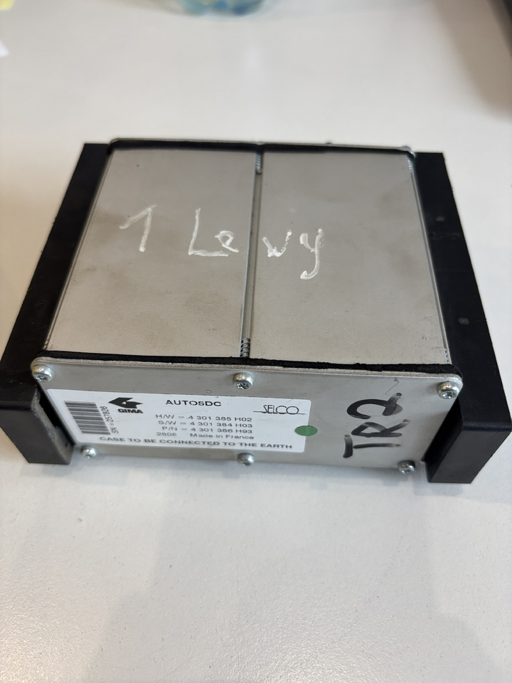 Claas Axion Arion C-MATIC - moduł sterownik ECU Auto5DC 4301385H02 - ECU - Mezőgazdasági gépek: 3 kép. Claas Axion Arion C-MATIC - moduł sterownik ECU Auto5DC 4301385H02 - ECU - Mezőgazdasági gépek: 3 kép.