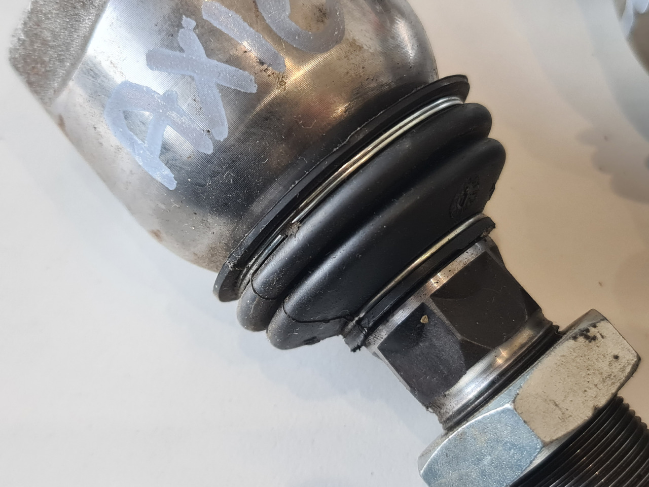 Claas Axion Przegub Kulkowy - Nyomtávrúd - Mezőgazdasági gépek: 4 kép. Claas Axion Przegub Kulkowy - Nyomtávrúd - Mezőgazdasági gépek: 4 kép.