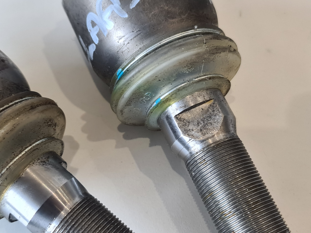 Claas Axion Przegub Kulkowy - Nyomtávrúd - Mezőgazdasági gépek: 3 kép. Claas Axion Przegub Kulkowy - Nyomtávrúd - Mezőgazdasági gépek: 3 kép.