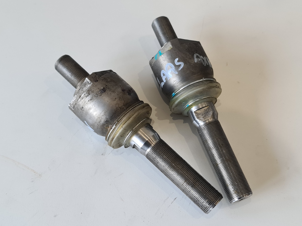 Claas Axion Przegub Kulkowy - Nyomtávrúd - Mezőgazdasági gépek: 1 kép. Claas Axion Przegub Kulkowy - Nyomtávrúd - Mezőgazdasági gépek: 1 kép.