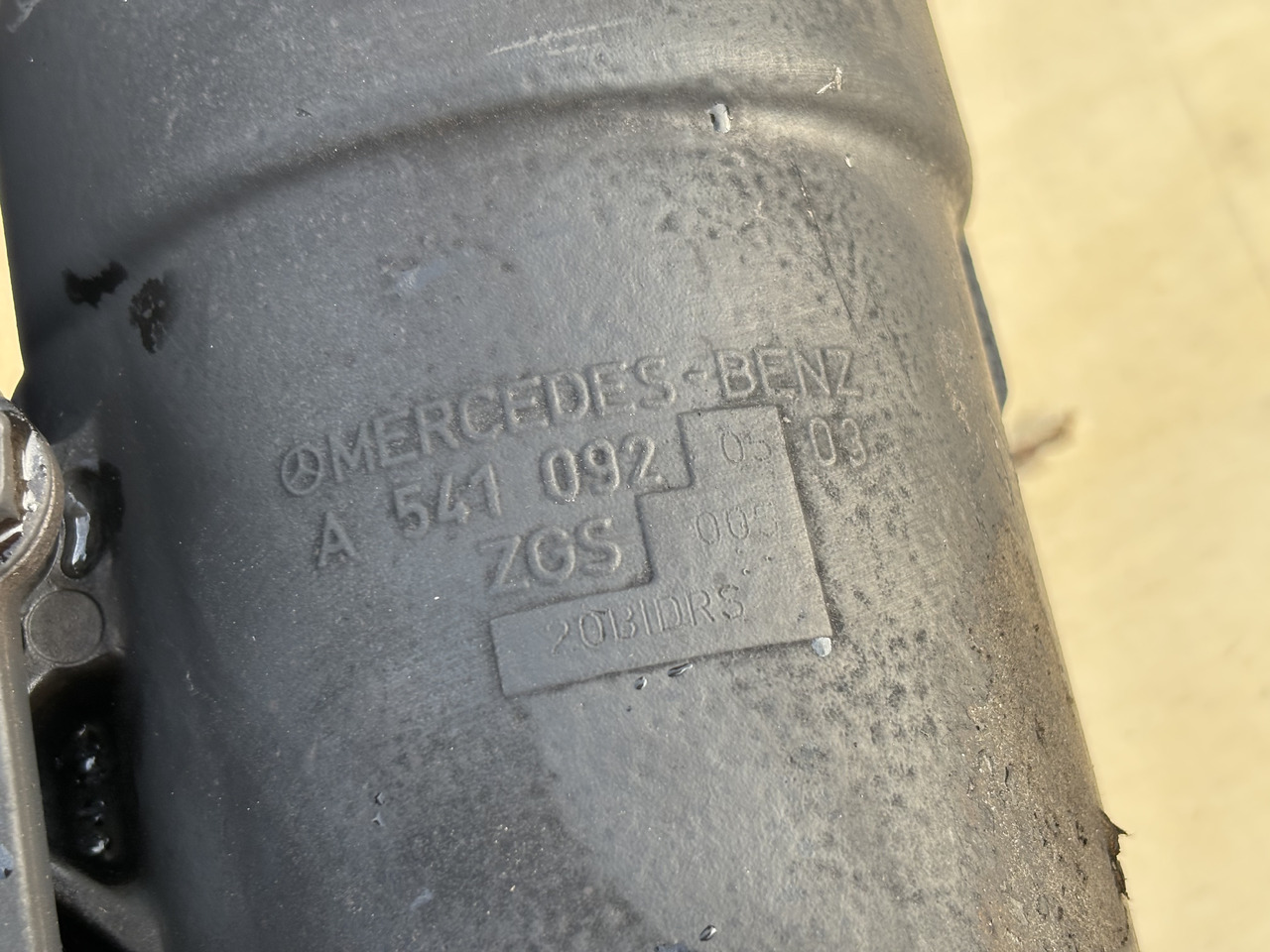 Claas Lexion 780 Obudowa, chłodnica oleju, Obudowa filtra paliwa A541188 A541092 - Olajhűtő - Mezőgazdasági gépek: 5 kép. Claas Lexion 780 Obudowa, chłodnica oleju, Obudowa filtra paliwa A541188 A541092 - Olajhűtő - Mezőgazdasági gépek: 5 kép.