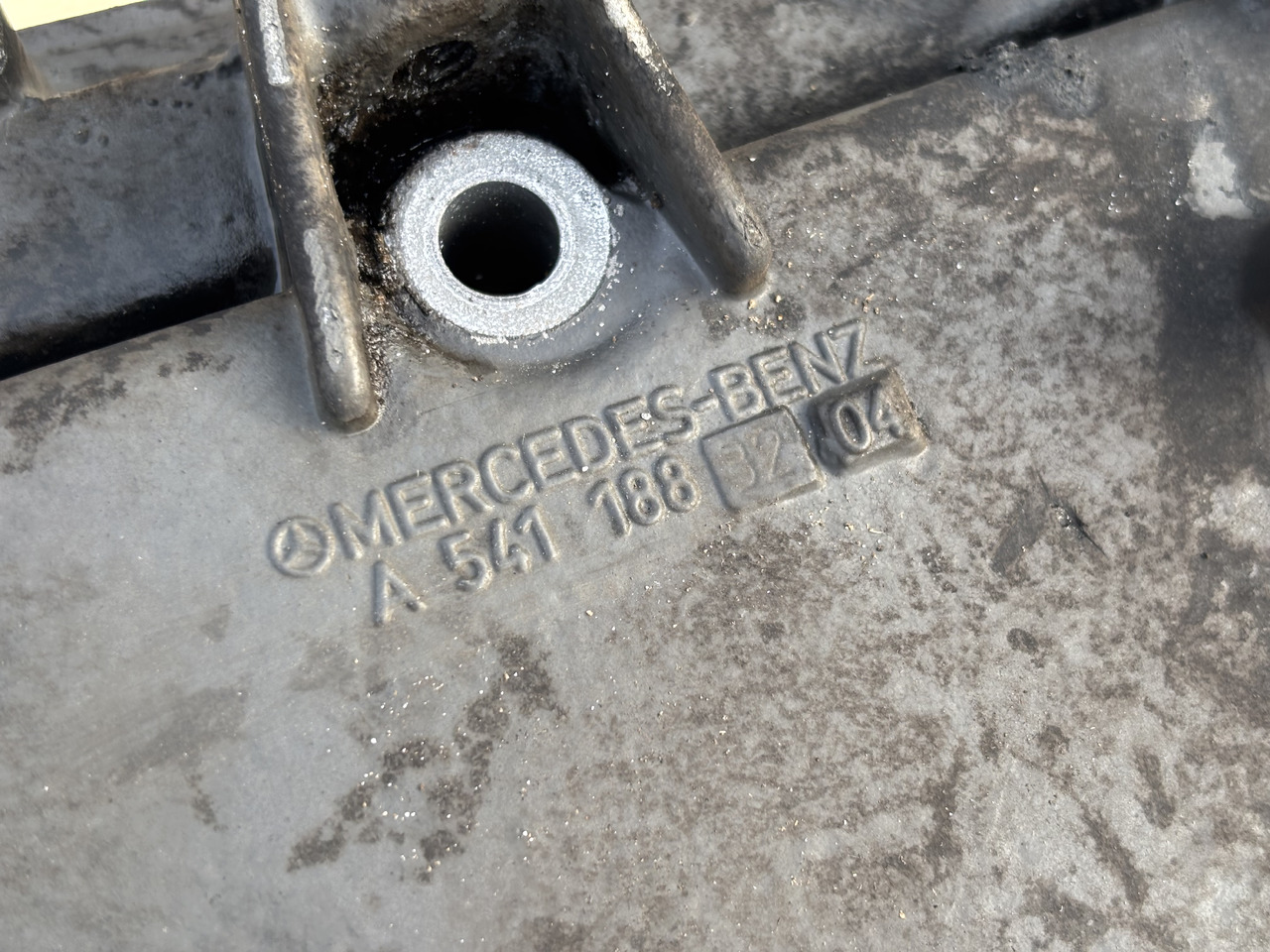 Claas Lexion 780 Obudowa, chłodnica oleju, Obudowa filtra paliwa A541188 A541092 - Olajhűtő - Mezőgazdasági gépek: 3 kép. Claas Lexion 780 Obudowa, chłodnica oleju, Obudowa filtra paliwa A541188 A541092 - Olajhűtő - Mezőgazdasági gépek: 3 kép.