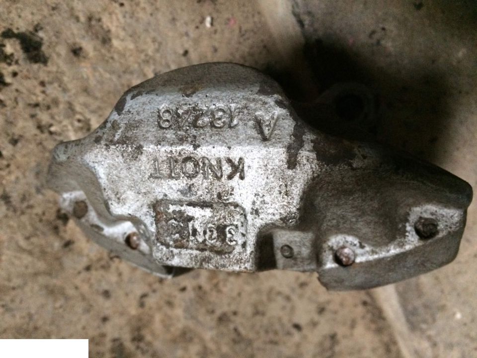 Claas Lexion Zacisk Knott 13248 - Féknyereg - Kombájn: 3 kép. Claas Lexion Zacisk Knott 13248 - Féknyereg - Kombájn: 3 kép.