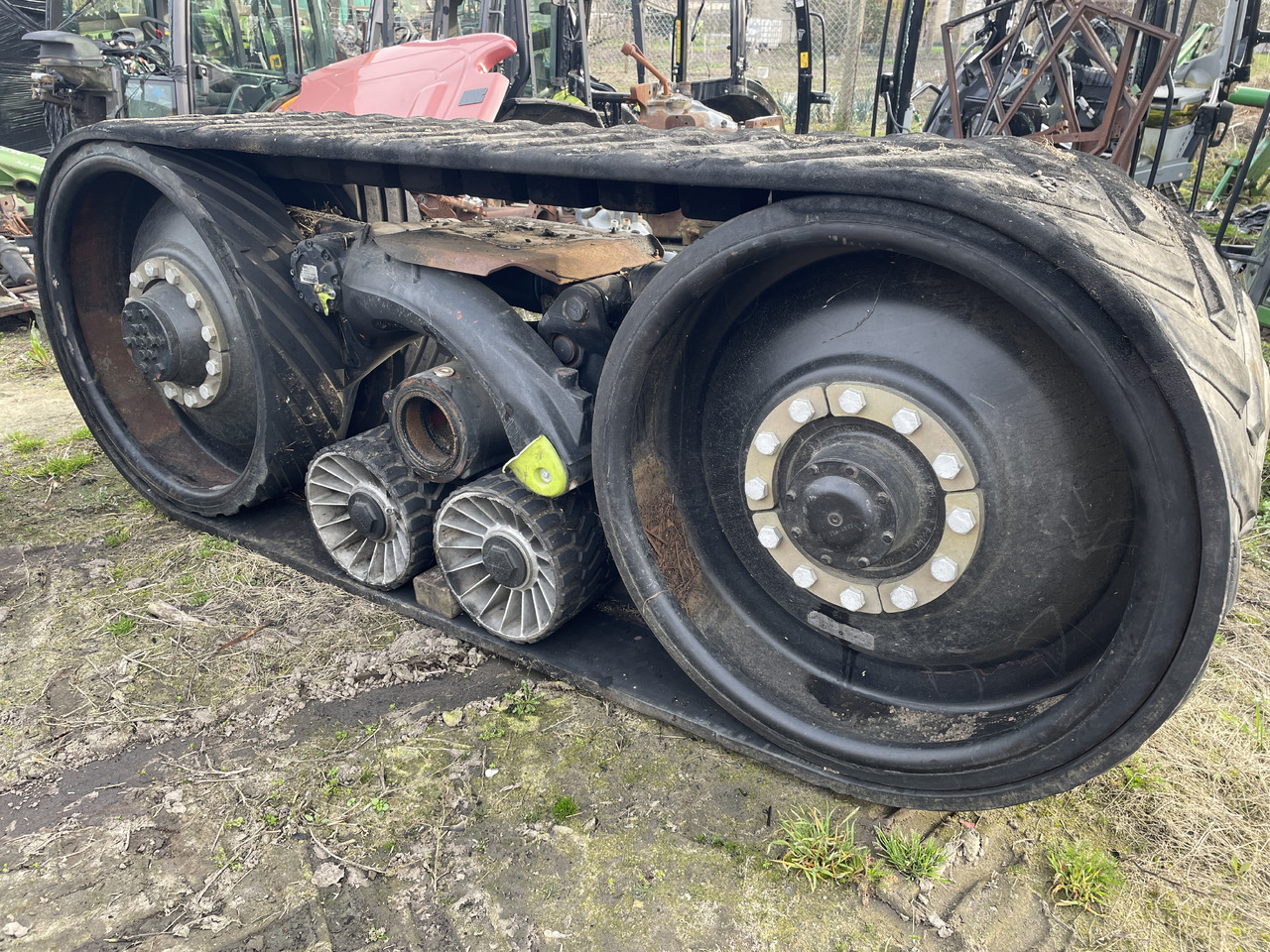 Claas Lexion - gąsienice wózek koła - Lánctalp - Kombájn: 2 kép. Claas Lexion - gąsienice wózek koła - Lánctalp - Kombájn: 2 kép.