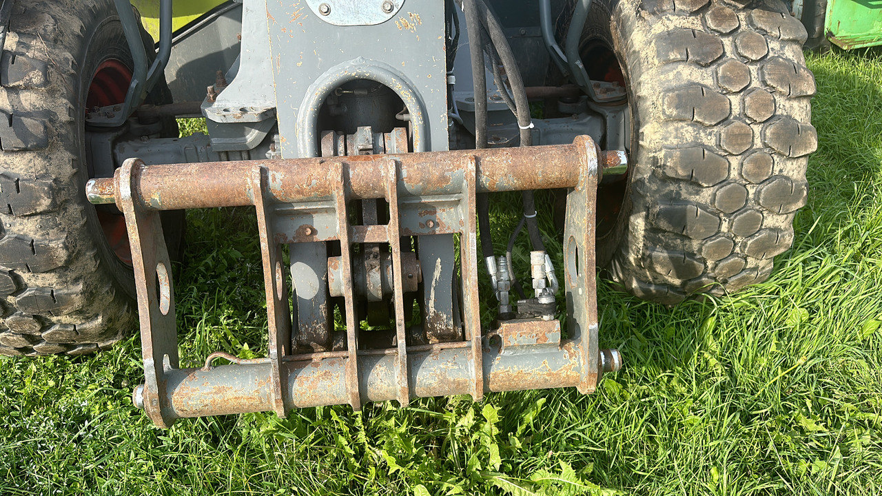 Claas Scorpion Karetka adapter nośnik narzędzi - Gyorscsatlakozó - Mezőgazdasági gépek: 1 kép. Claas Scorpion Karetka adapter nośnik narzędzi - Gyorscsatlakozó - Mezőgazdasági gépek: 1 kép.